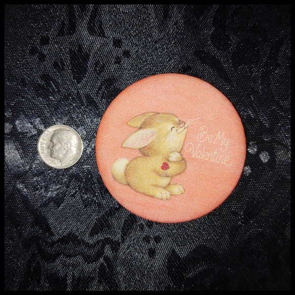 Vintage Hallmark Be My Valentine Bunny Button - Picture 3 of 3